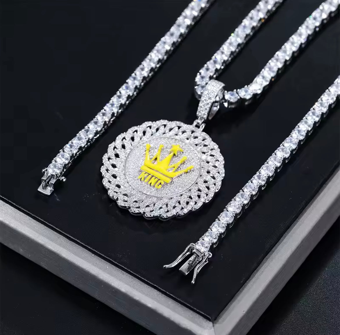 Glowing Kings Crown Pendant
