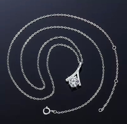 1 Carat Pendant Necklace