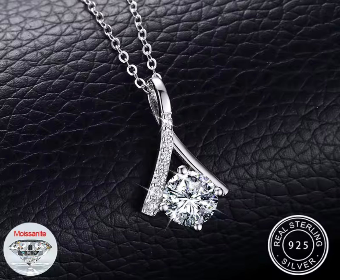 1 Carat Pendant Necklace