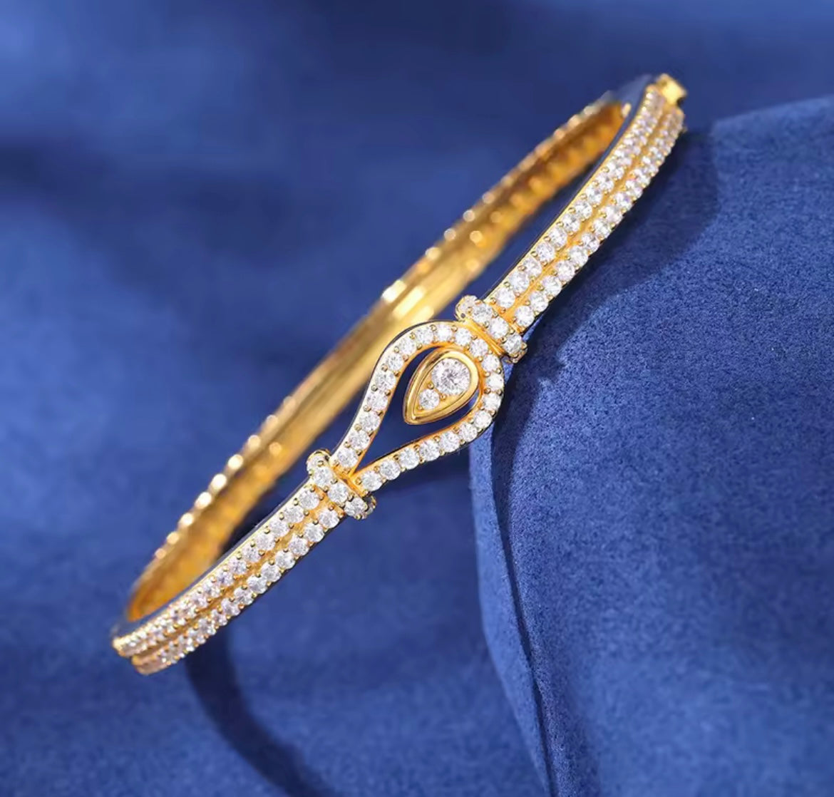 Calla Lily Shaped Bangle